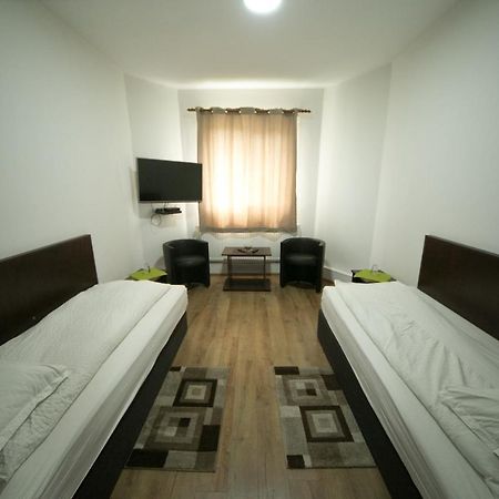 Lunga  Napsugar Panzio汽车旅馆 外观 照片