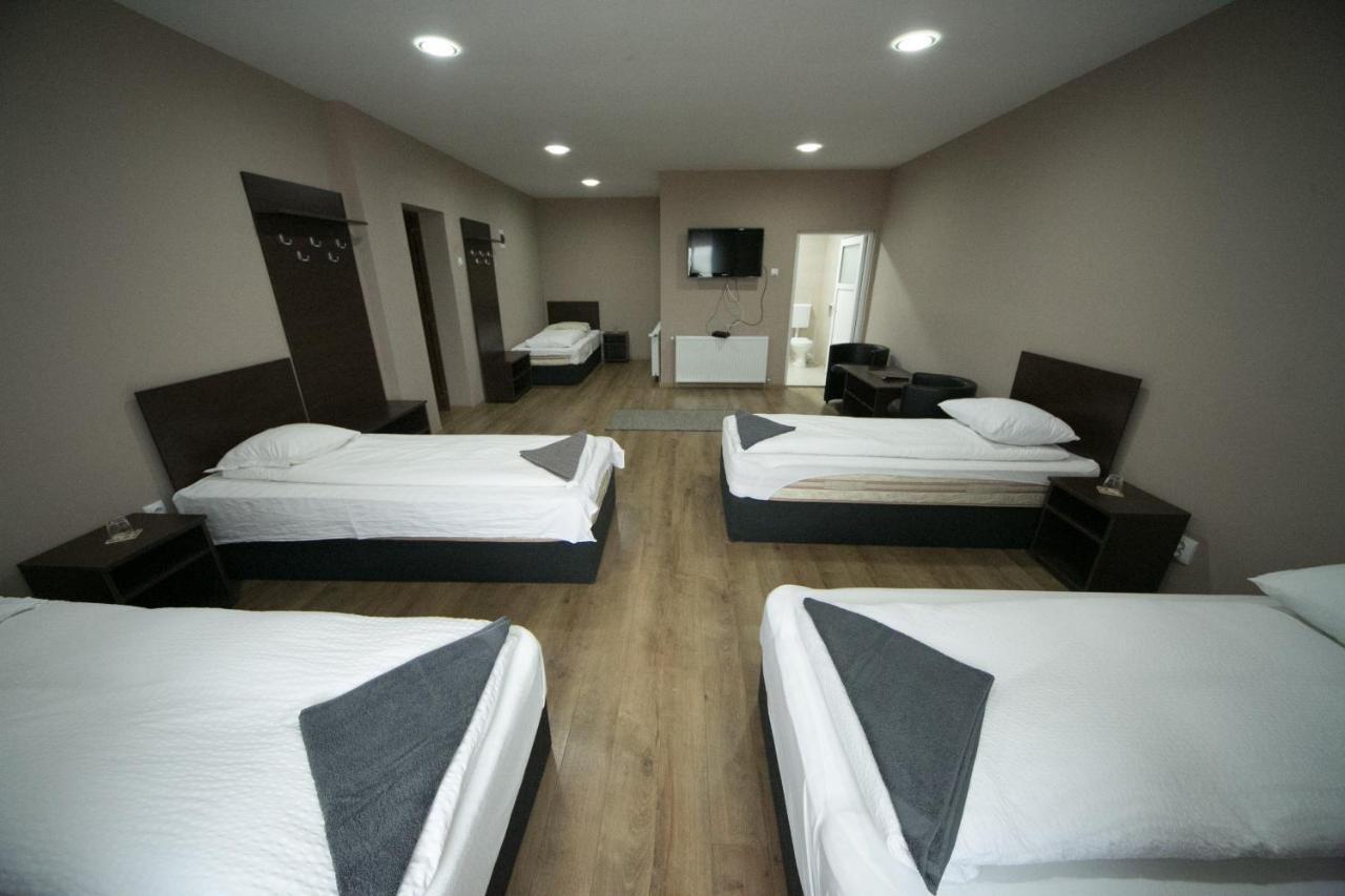 Lunga  Napsugar Panzio汽车旅馆 外观 照片