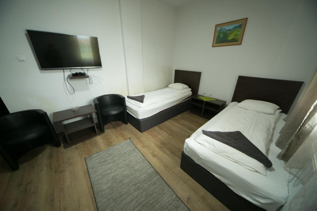 Lunga  Napsugar Panzio汽车旅馆 外观 照片
