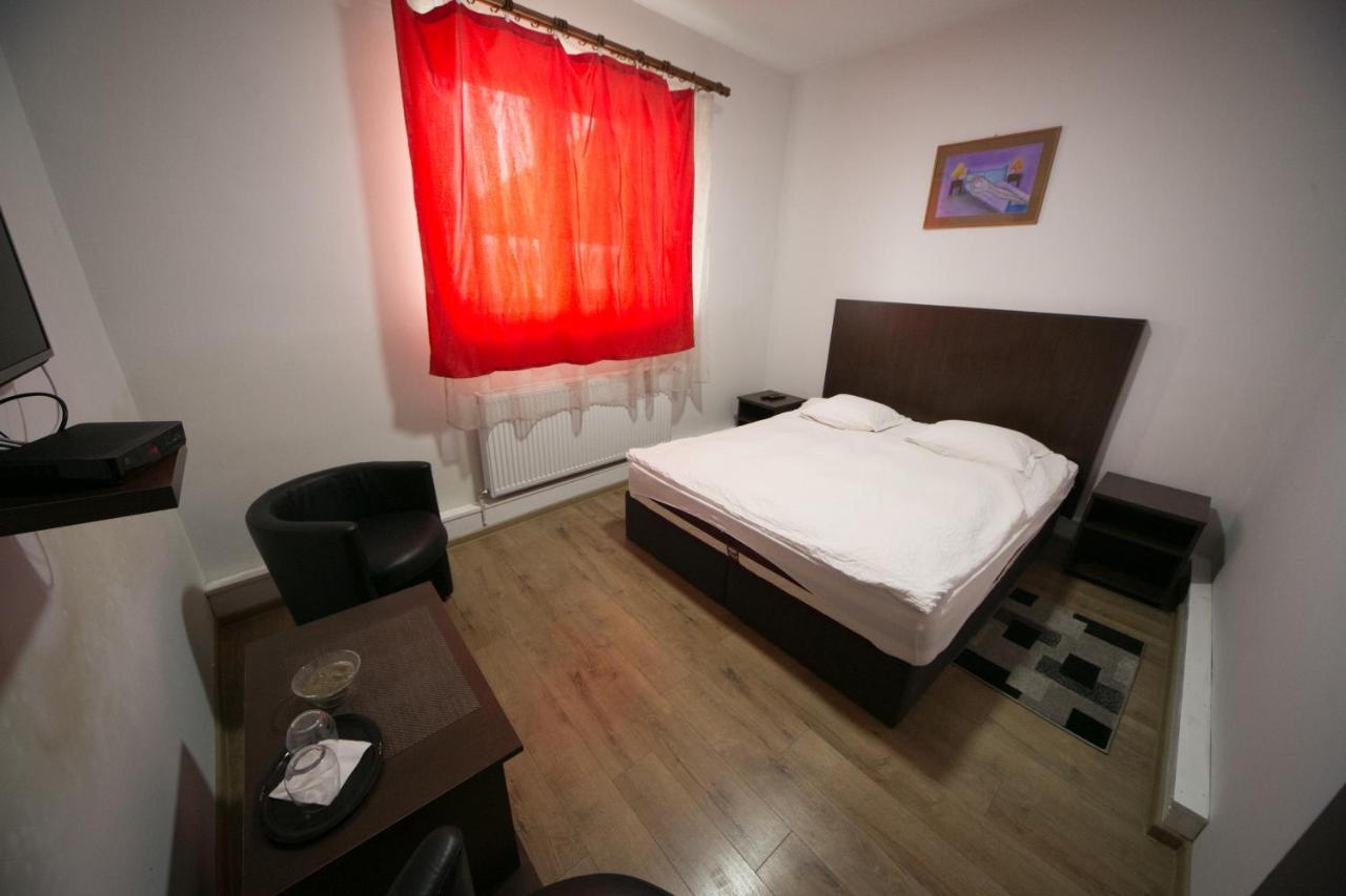 Lunga  Napsugar Panzio汽车旅馆 外观 照片